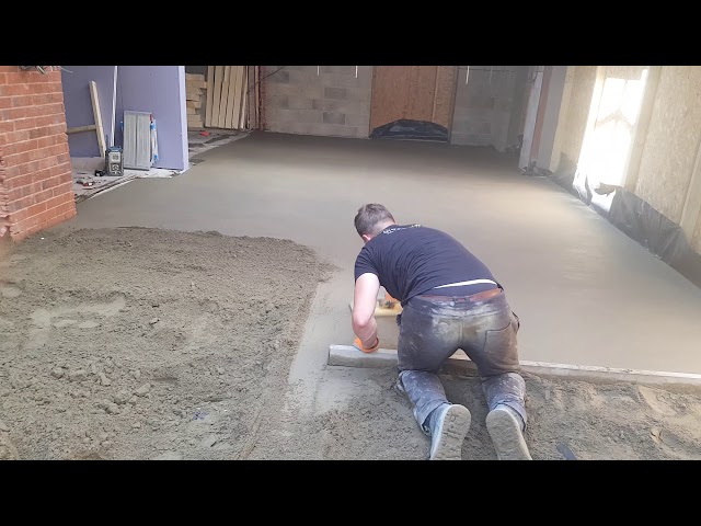 Harris Floor Screeding Group - Installing a traditional fibre reinforced screed