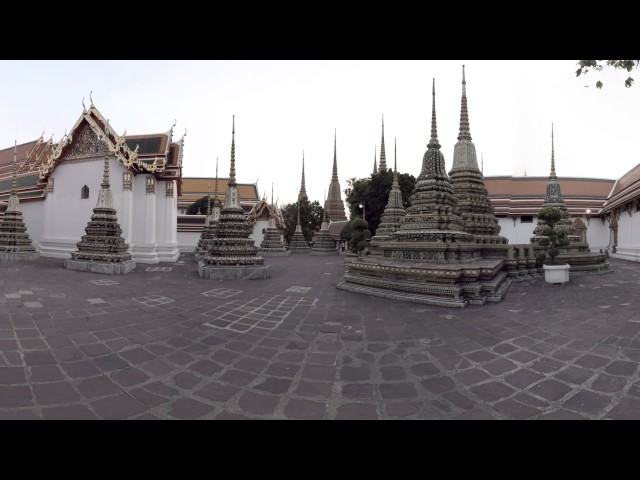 360 video: Wat Pho - Stupas,  Bangkok, Thailand