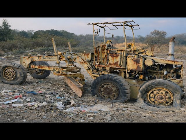 20 Years Abandoned Grader Restoration | From Rust to First Start