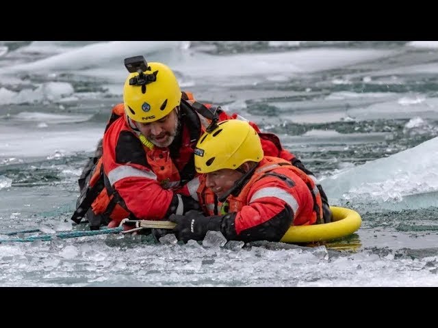 360 video: Ice rescue from the victim's perspective