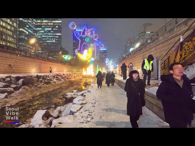 4K Seoul First Snowfall 2026 ❄️ | Quiet Snow Walk Along Cheonggyecheon