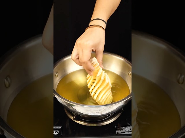 Crunchy Potato Spiral ASMR Cooking || #shorts #asmr #recipe #indianasmrworld #cooking #food #viral