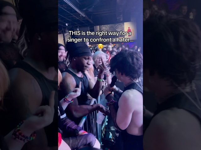 Singer CONFRONTS hater in the most SAVAGE way 😳🔥 you agree? #livemusic #concert #emo #rockmusic