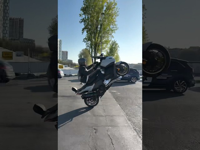 TMAX 560 2025 WHEELING 🌬️ #automobile #car #marv #tmax560 #yamaha