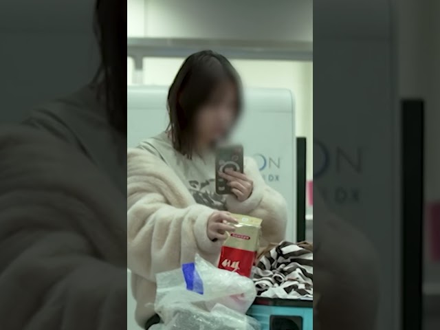 Ciudadana china se molesta con fiscalización en Aeropuerto de Santiago