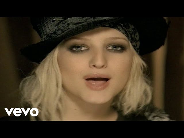 Ashlee Simpson - L.O.V.E.