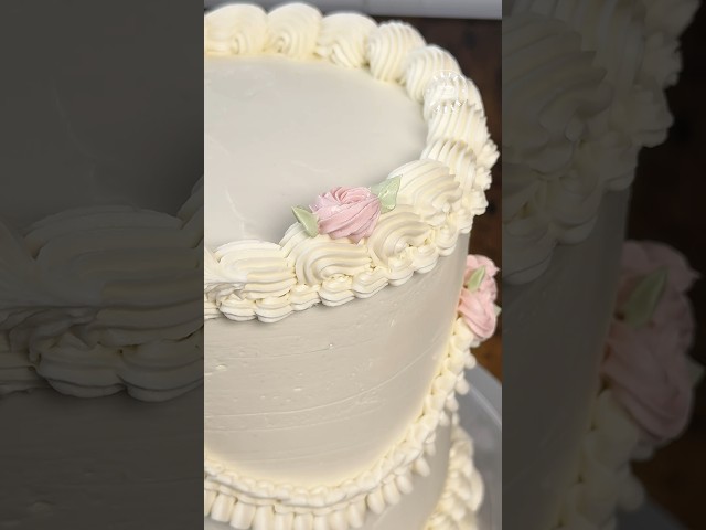 Simple VINTAGE Cake tutorial #cakedecorating #cake #vintagecake #caketutorial
