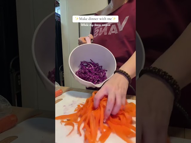 #makedinnerwithme #dinnerwithme #cookingathometiktoktv #saladsoftiktok #foodies  #shorts