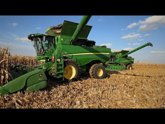 John Deere S780 vs. S770 