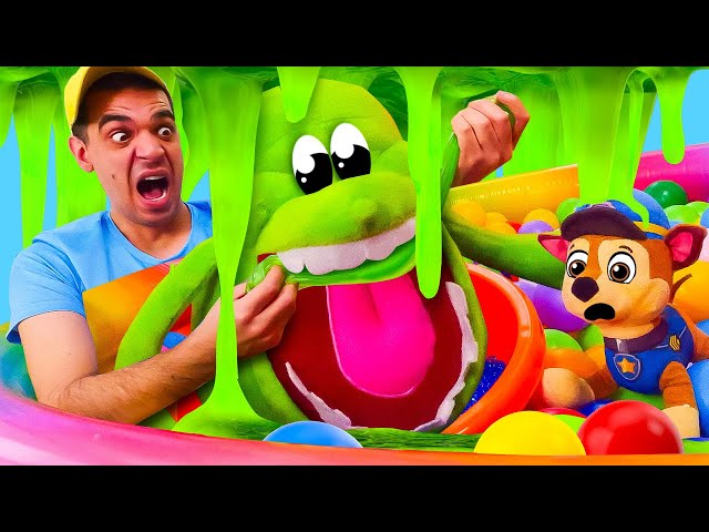 Cos'è questa roba verde sulla strada? Helpman, aiuto! Giochi con lo slime e il mostro verde