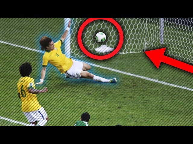 عندما يضحى الاعب بنفسه من اجل فريقه ◄ اشهر 10 فرص انقاذ للمرمي بفدائية  في ملاعب كرة القدم 2018