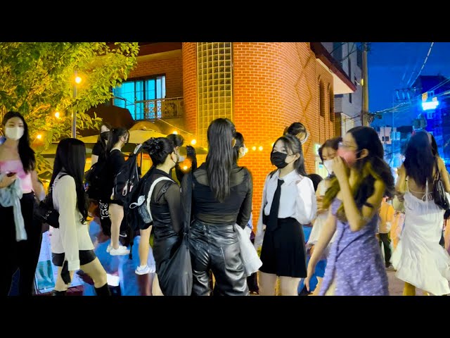 [4K HDR] ‘핫플레이스’ 서울에서 가장 빨리 살아나 다시 확장 중인 상권 연남동 카페거리 'Hottest Place' in  Seoul Yeonnamdong Cafe Area