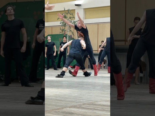 Малі ПРОТИ великих! ВОНИ КРУТІ🔥 #Virsky #ukrainian #dance #танець #Вірського #amazing #incredible