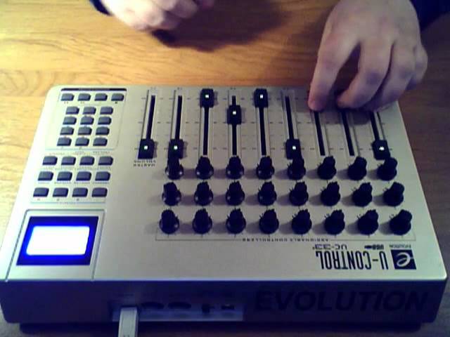 Ableton Live & Evolution UC-33 e (Live Mash Up by Roman Degree)