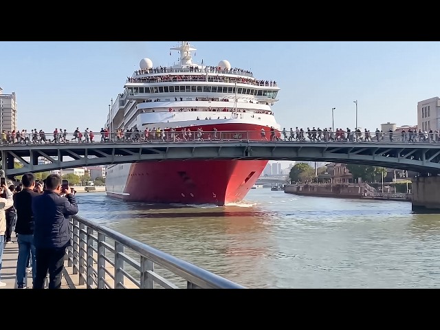 Unbelievable Ship and Boat Accidents Caught on Camera