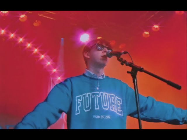 Future Vision - Zwemmen In Champagne