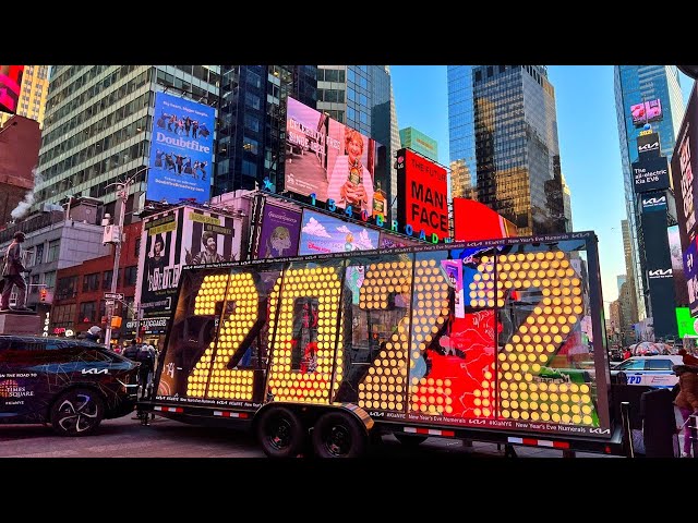 New York City LIVE ✨Times Square New Year Eve Numerals “2022” (December 20, 2021)