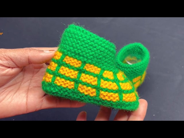 Easy to make Baby Shoes / Baby Booties in Hindi 💚 #babysocks  #socks #booties