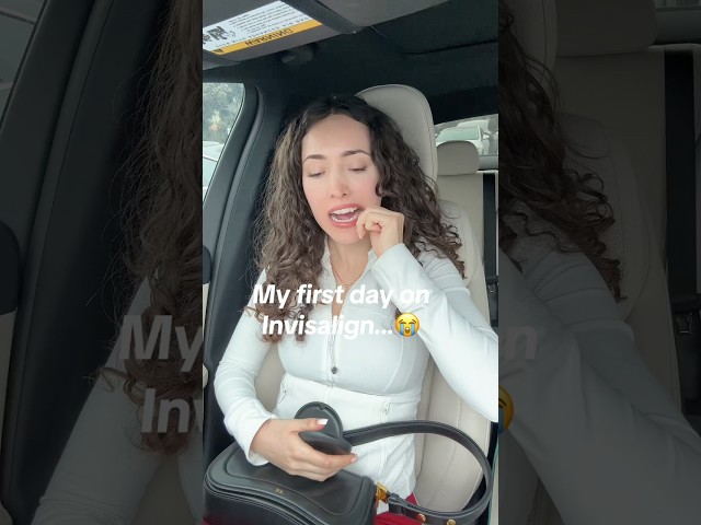 How to properly take out your Invisalign Aligners