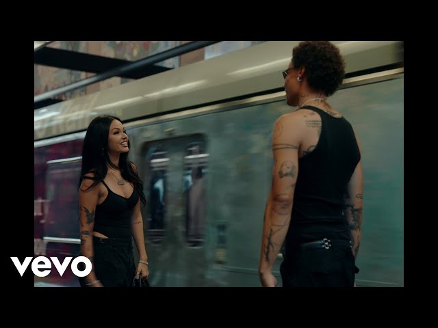 Maggie Lindemann - split (Official Music Video)