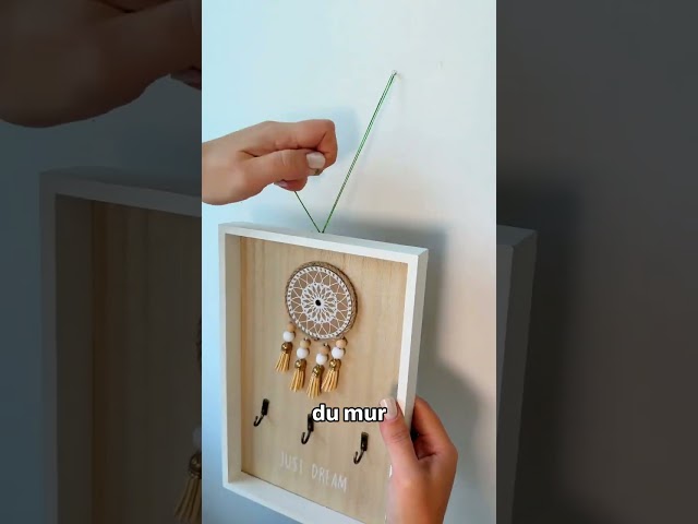 How to Hang a Picture Frame Without Fumbling for the Nail