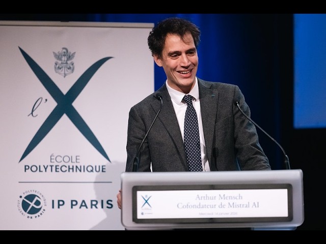 Conférence d'Arthur Mensch, cofondateur et pdg de Mistral AI, à l'École polytechnique.