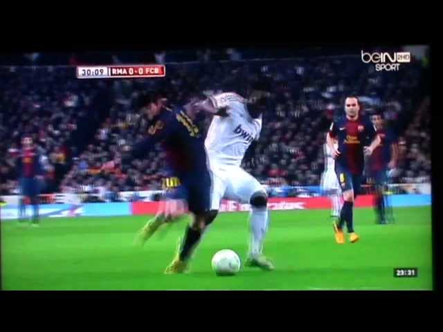 Michael Essien vs Lionel Messi (Duel)