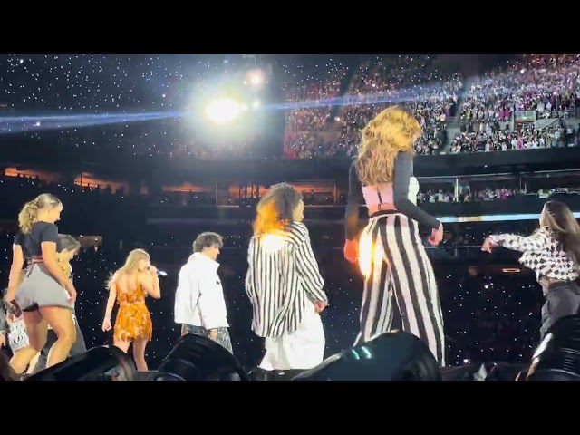 Shake It Off (Seattle N2 Eras)