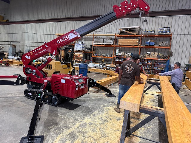 LIFTSGLT GSC30D Mini Crawler Crane Demo at Houston Timber Processing Plant