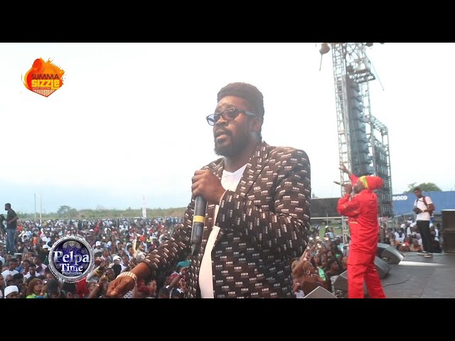 CAPLETON and beenie man take over the stage with a good performance