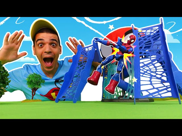 Costruiamo la nuova casa per Uomo ragno giocattolo insieme a Helpman! Video con giochi per bambini