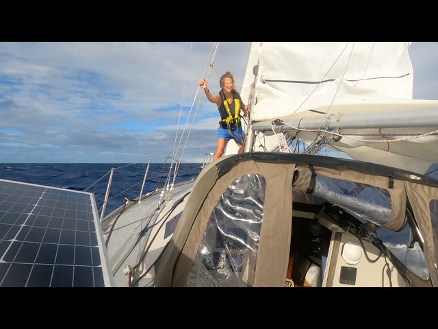 9 Knots at Night on a 27-Foot Boat | Sailing Solo to Mauritius – Ep. 284