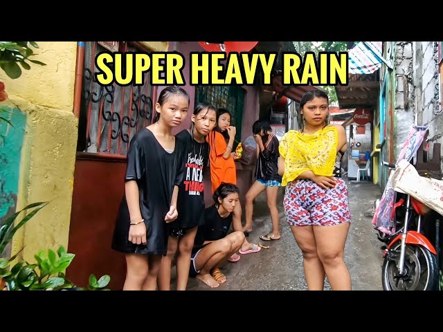 WALKING in THUNDERSTORM And SUPER HEAVY RAIN in PAYATAS NEIGHBORHOOD PHILIPPINES!