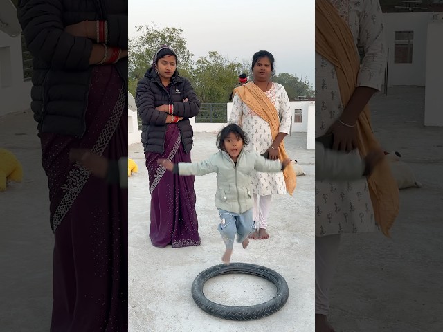 Introducing the "VitaWear SmartBand," a next-generation wearable gadget🎉