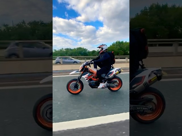 KTM 690 SMC R 🍊 the undisputed king of supermotos 🃏🦾 #supermoto #ktm690smcr #wheelie SlowBoys.
