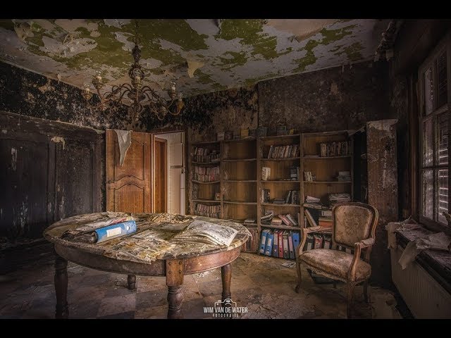 Moldy Abandoned Home Filled With Beautiful Antiques | BROS OF DECAY - URBEX