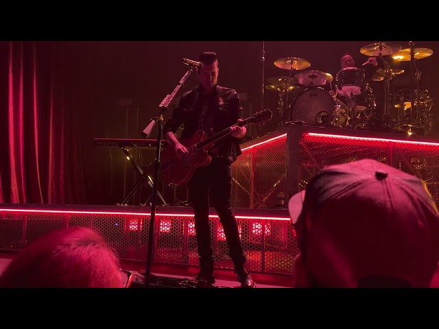 Theory of a Deadman Live 4K - Tyler Alice in Chains "Nutshell" AXE solo - Nashville TN March 07 2023