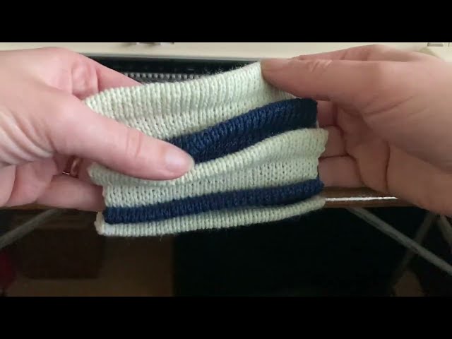 Hem with layers on knitting machine 