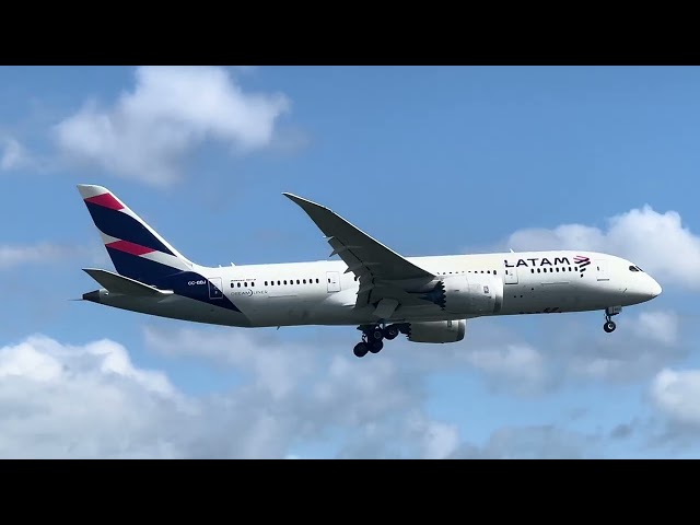 【オークランド】LATAM航空 B787-8　RWY23着陸
