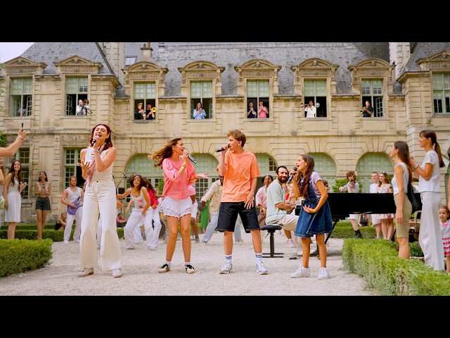 ¡Increíble flashmob de "NORMAL" de BTS en París! 😮