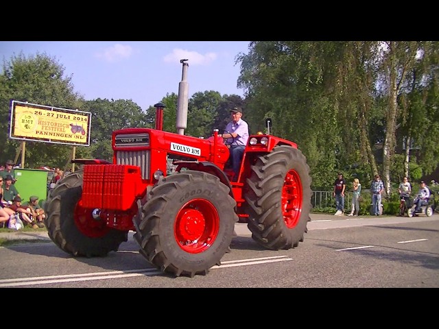 Incredible Speed! Giant Red Tractor at the Panningen Tractor Show