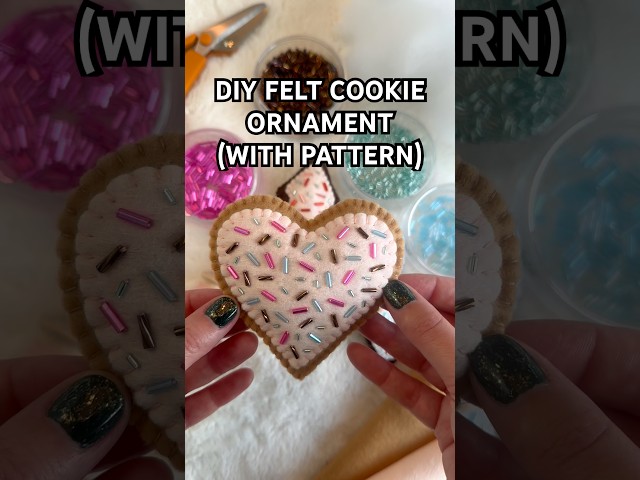 DIY Felt Cookie Ornament Tutorial | How to Make Felt Ornaments #feltornaments #feltdiy #feltcrafts