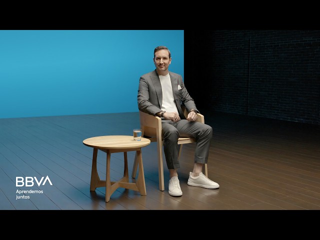 La IA hará el 70% de tu trabajo: el 30% humano lo decide todo | Eduardo Vázquez, experto en IA