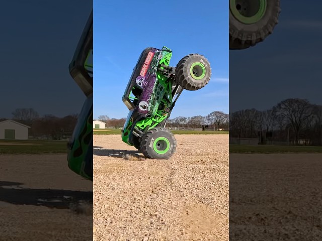 New @LosiRacing LMT 2.0 RC Monster Truck! #GraveDigger #MonsterJam #monstertruck #GoPro #Losi #RC