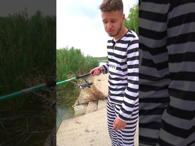 Mitzuu Pescuiește ILEGAL Și Prinde UN RECHIN !