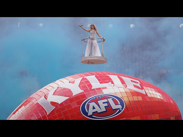 Kylie Minogue TAKES FLIGHT at the 2026 Toyota AFL Grand Final (Full Performance)