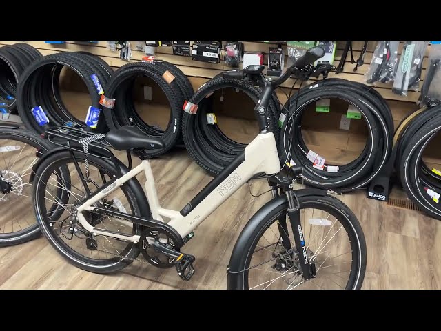 NCM T3s 26" Sand Lavender Black E-bike Step Through