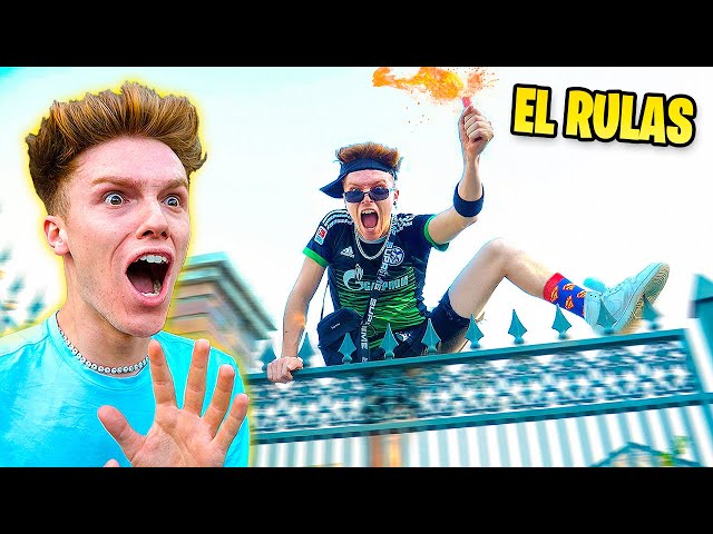 EL RULAS SNEAKS INTO THE GALAXY HOUSE