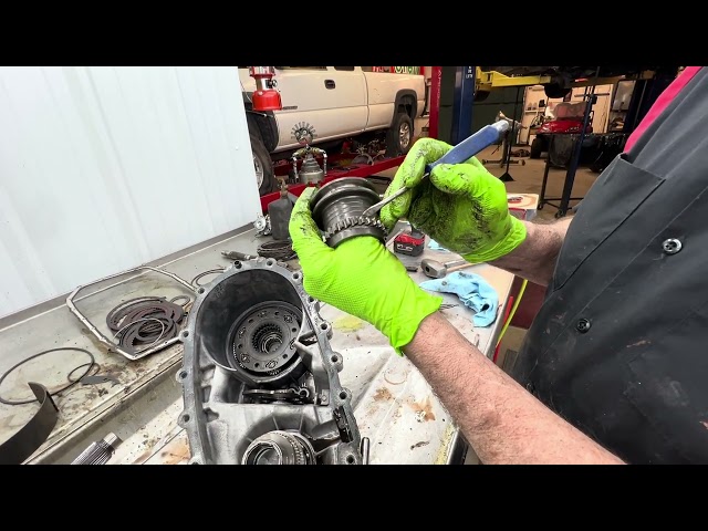 06 Chevy Silverado 2500HD - 6.0L / 4wd.  261HD Transfer Case. Oh boy. Just keep's getting worse.