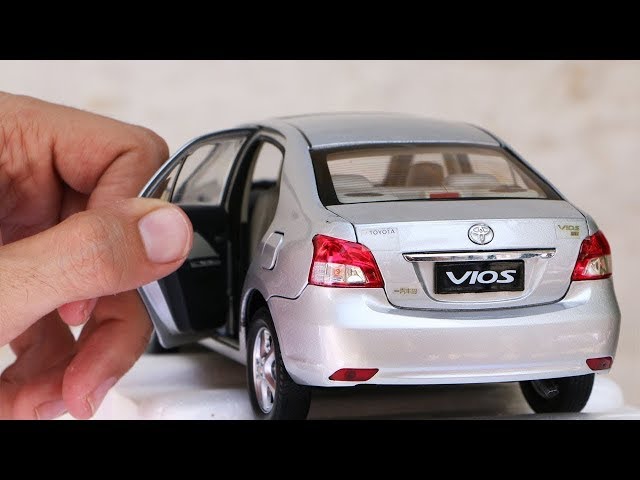 Unboxing of Toyota VIOS | Toyota Belta | Yaris Sedan 1:18 Scale Diecast Model Car OLD